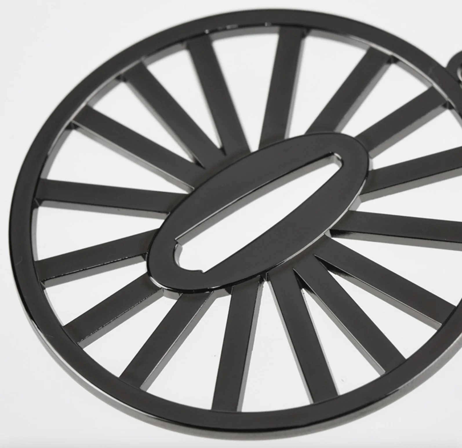 Demon Slayer - Tanjiro Kamado Wheel Gate Metal Keychain - Image 3